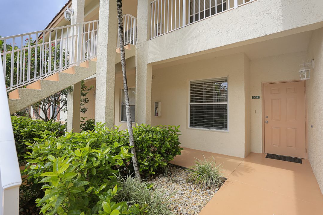 6645 Huntington Lakes Cir #104, Naples, FL 34119