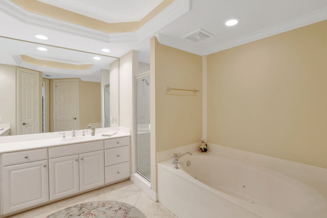 295 Grande Way #2, Naples, FL 34110