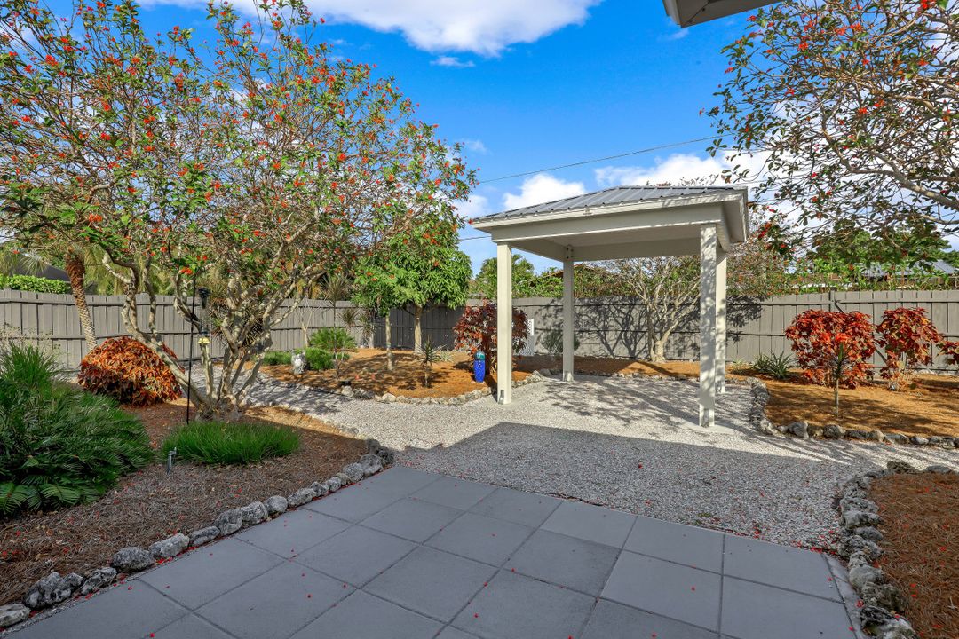 128 Coral Vine Dr, Naples, FL 34110