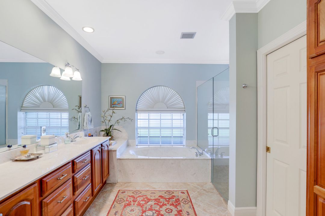 2229 Goshawk Ct, Naples, FL 34105