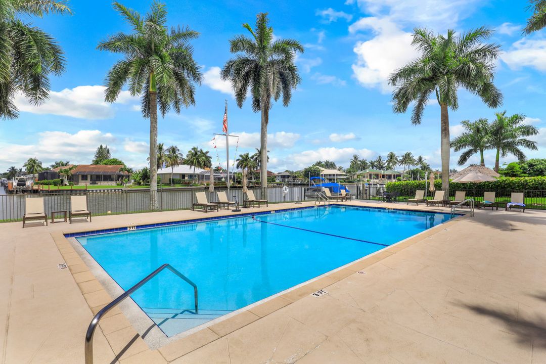 11118 Gulf Shore Dr #A503, Naples, FL 34108