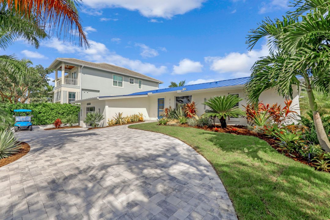 818 Perrine Ct, Marco Island, FL 34145