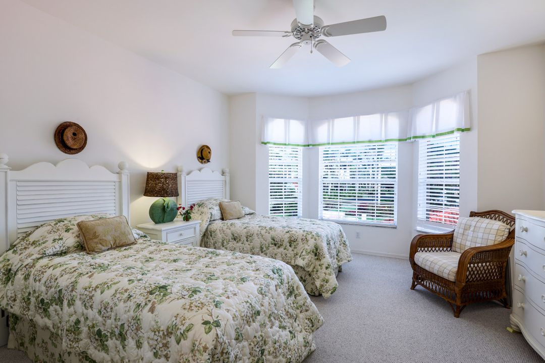 4650 Yacht Harbor Dr #126, Naples, FL 34112