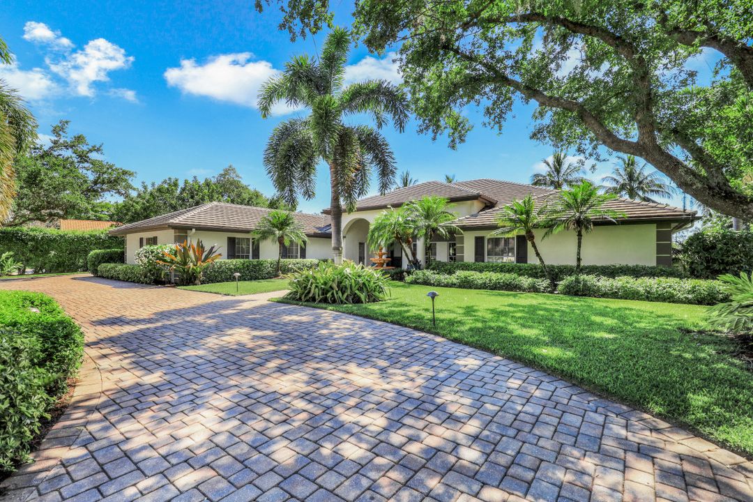 12911 Coco Plum Ln, Naples, FL 34119