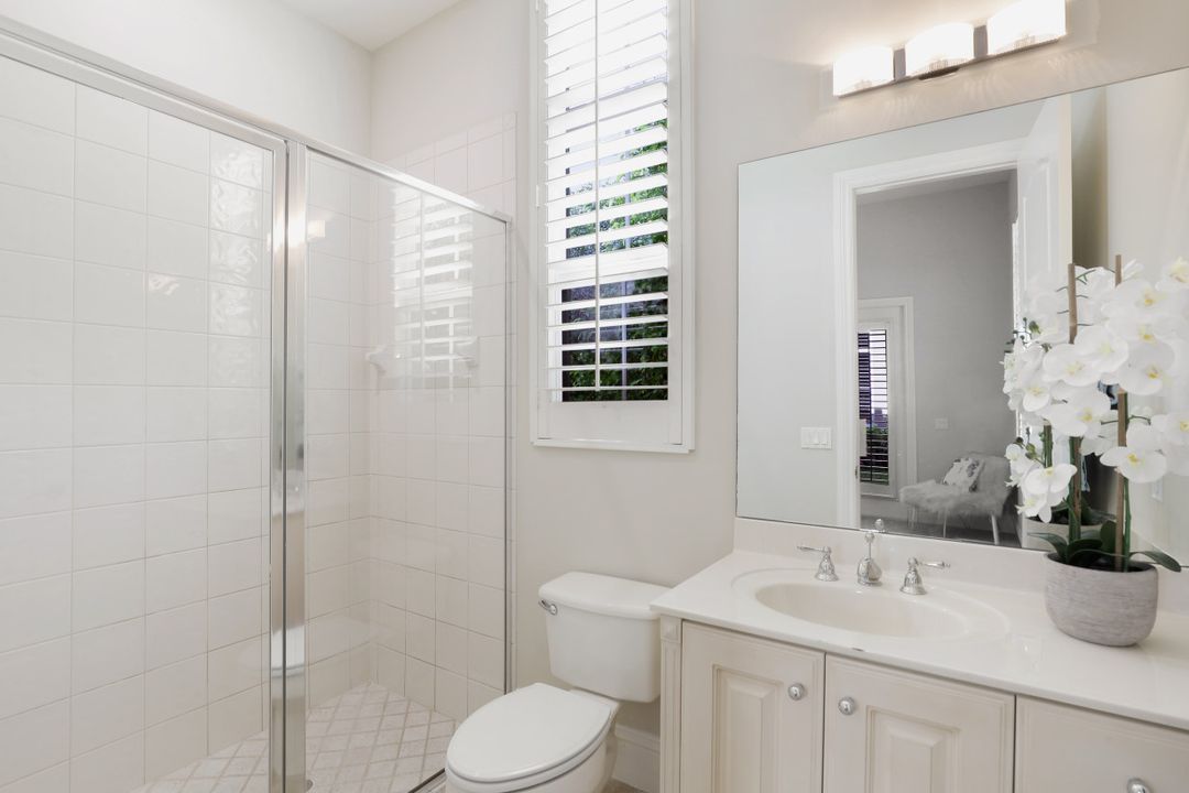 8516 Bellagio Dr, Naples, FL 34114