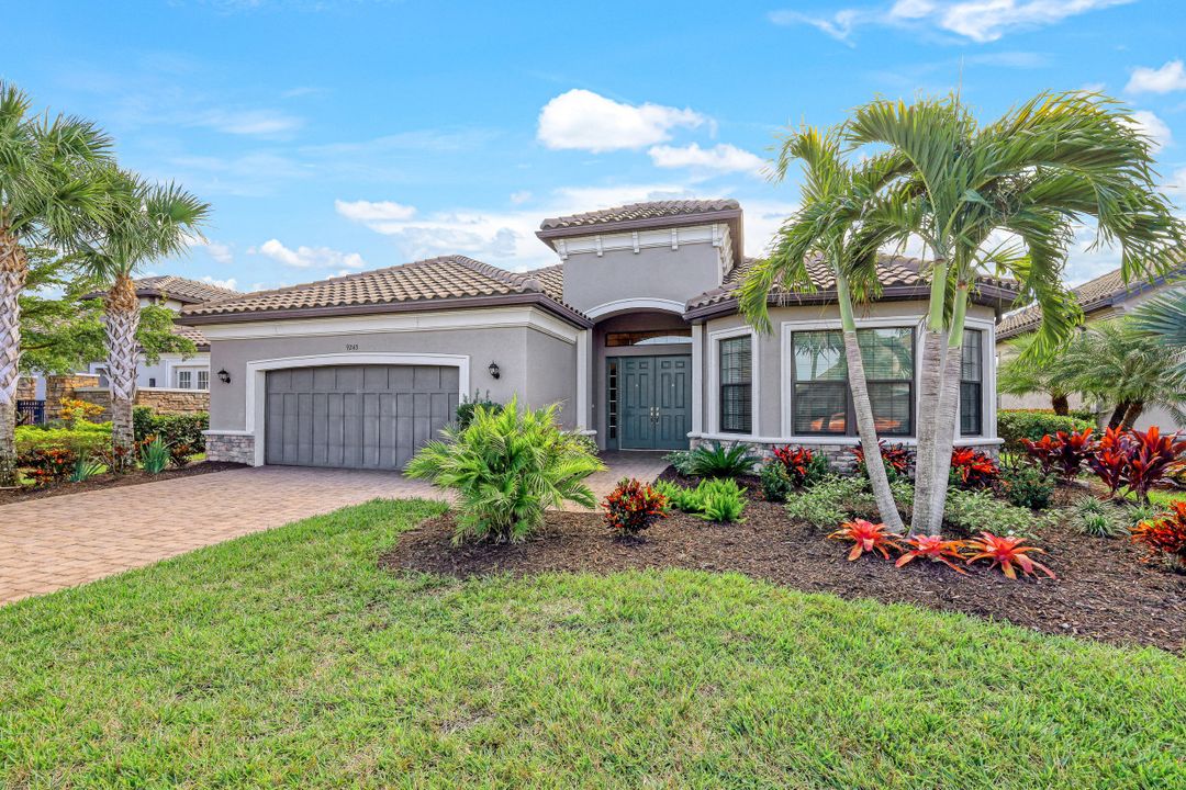 9243 Rialto Ln, Naples, FL 34119