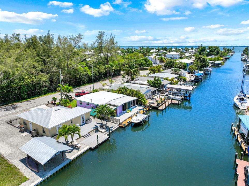 2471 Oleander St, Saint James City, FL 33956