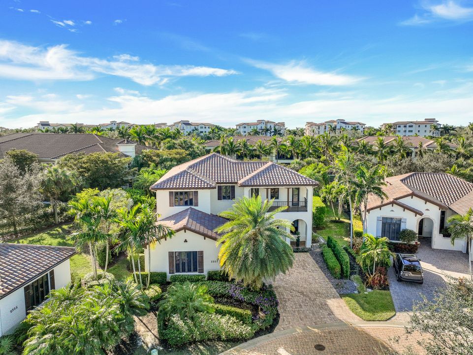 2351 Traditions Ct, Naples, FL 34105