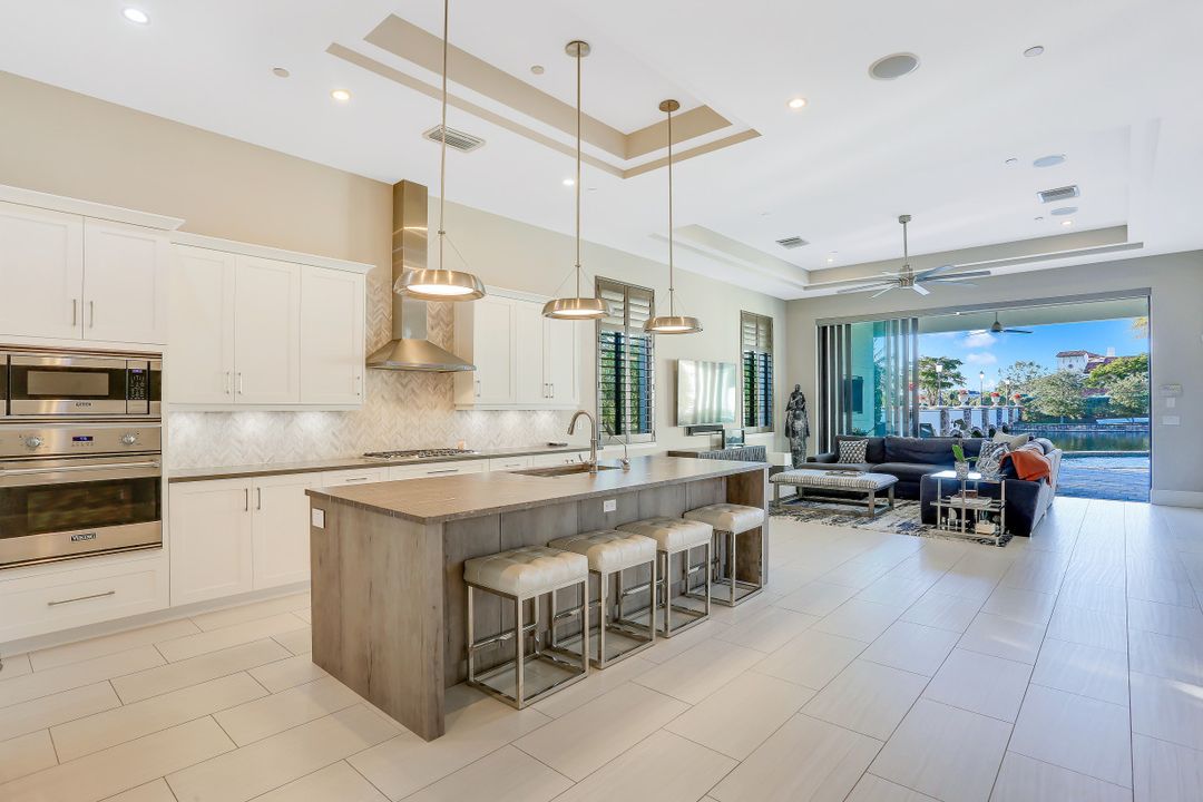 16428 Talis Park Dr, Naples, FL 34110