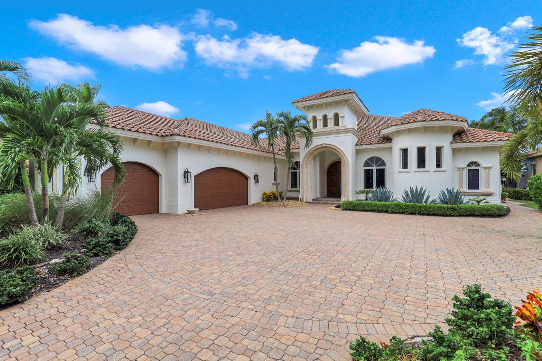 18561 Verona Lago Dr, Miromar Lakes, FL 33913