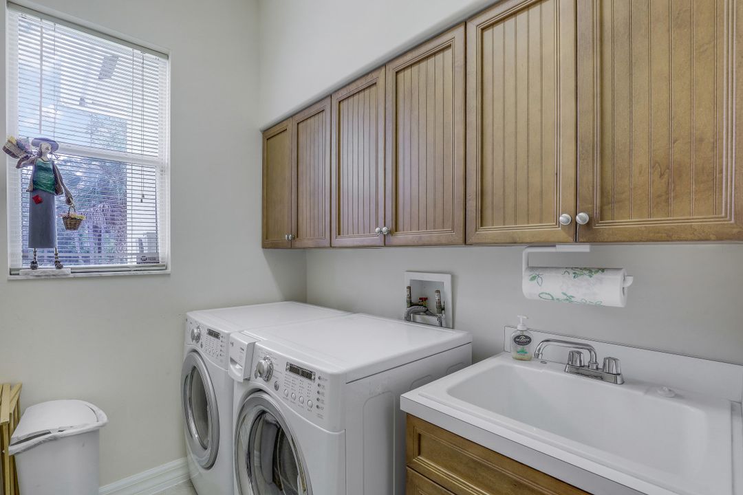 562 14th St SE, Naples, FL 34102