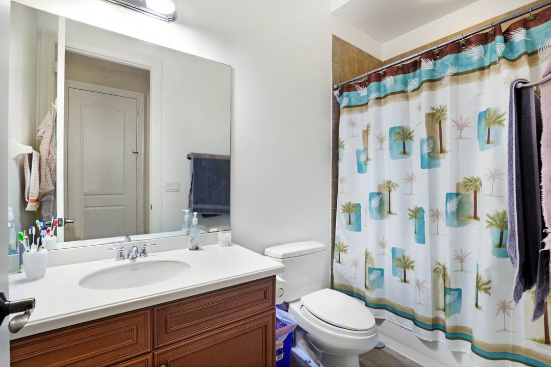 1434 Serrano Cir, Naples, FL 34105