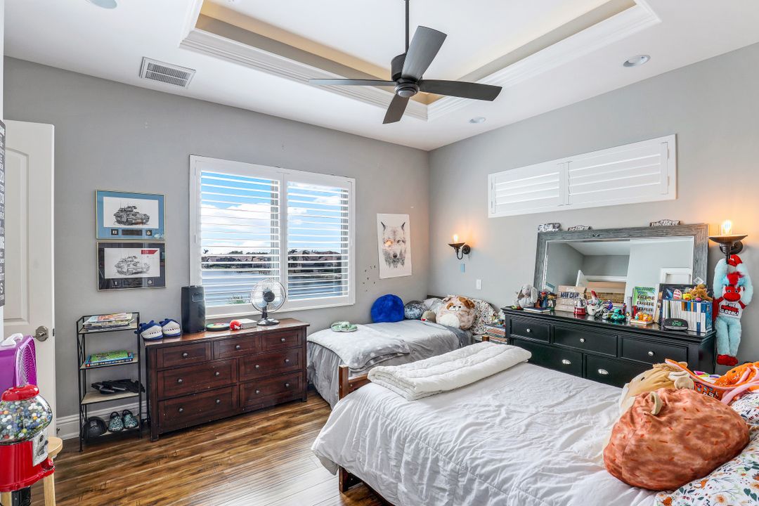 5930 Harborage Dr, Fort Myers, FL 33908