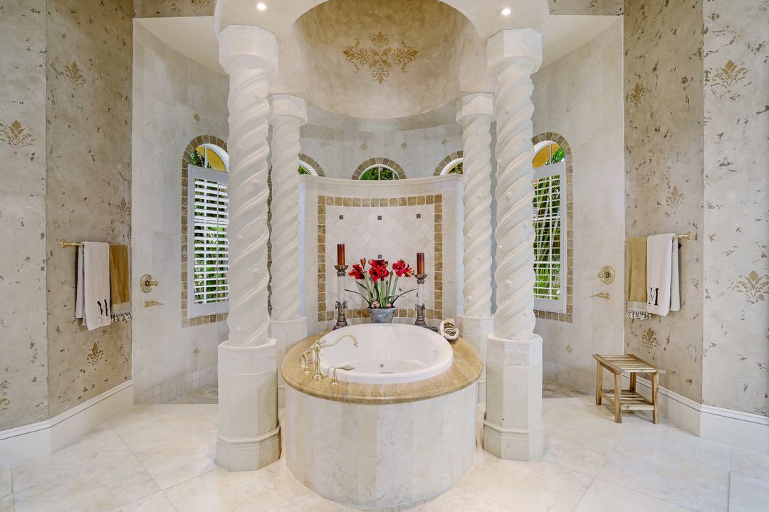 9779 Bent Grass Bend, Naples, FL 34108