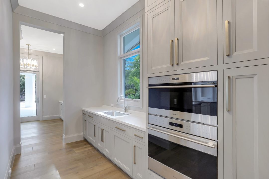 940 17th Ave S, Naples, FL 34102