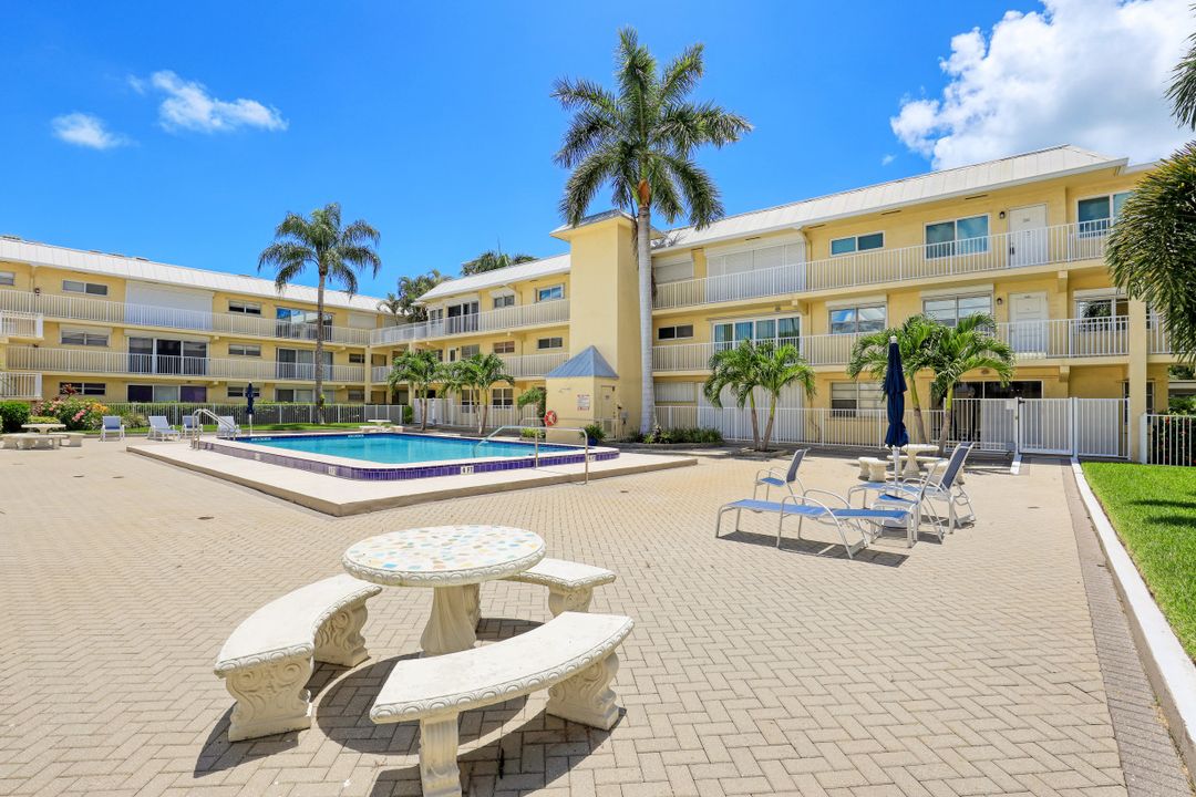 1100 8th Ave S #209C, Naples, FL 34102