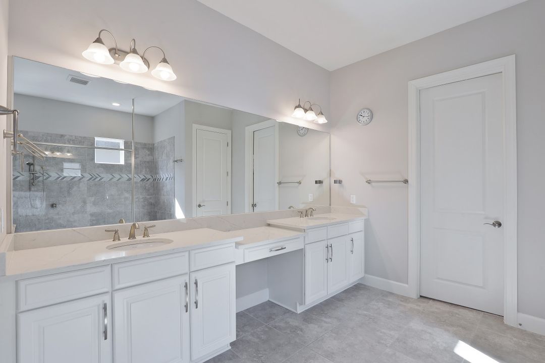 8427 Palacio Terrace S, Naples, FL 34114