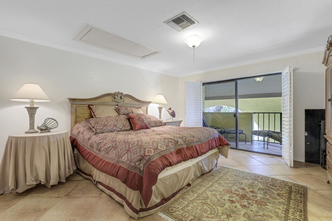 1400 Blue Point Ave #206, Naples, FL 34102