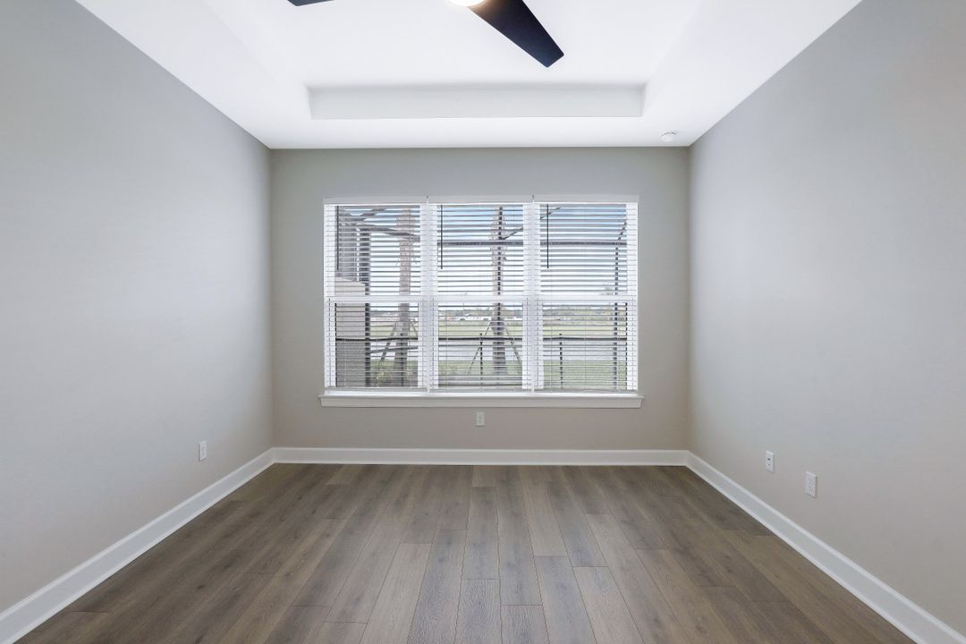 15223 Tolmino St, Naples, FL 34114
