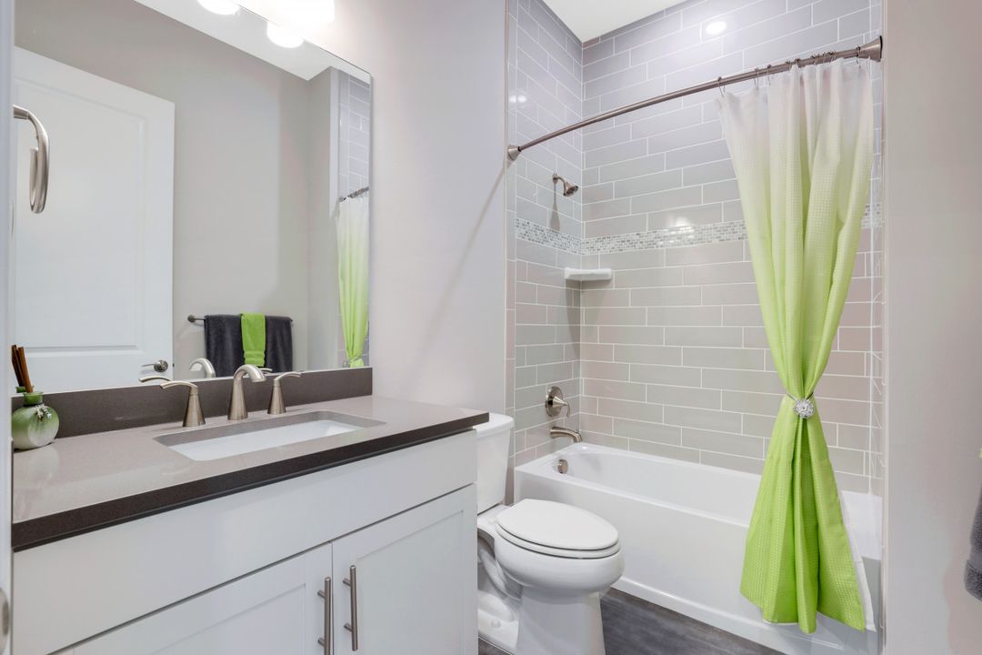 19264 Aqua Shore Dr, Fort Myers, FL 33913