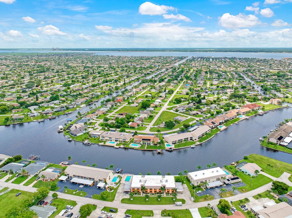 3703 SE 10th Ave, Cape Coral, FL 33904