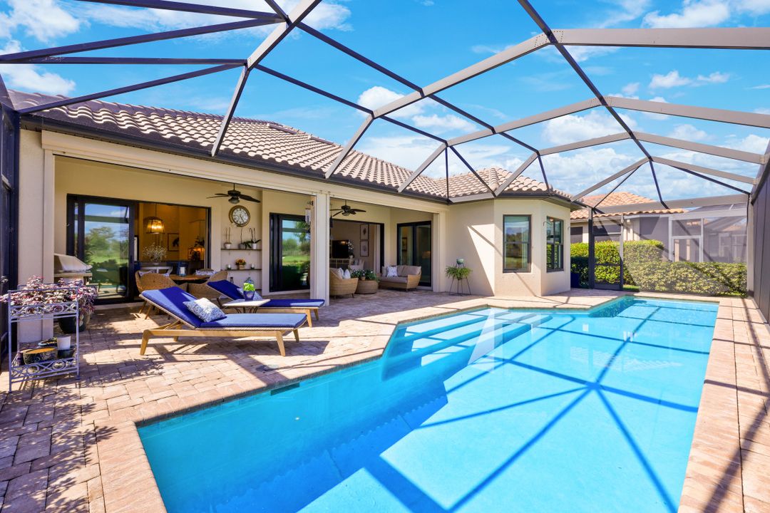 8880 Savona Ct, Naples, FL 34119