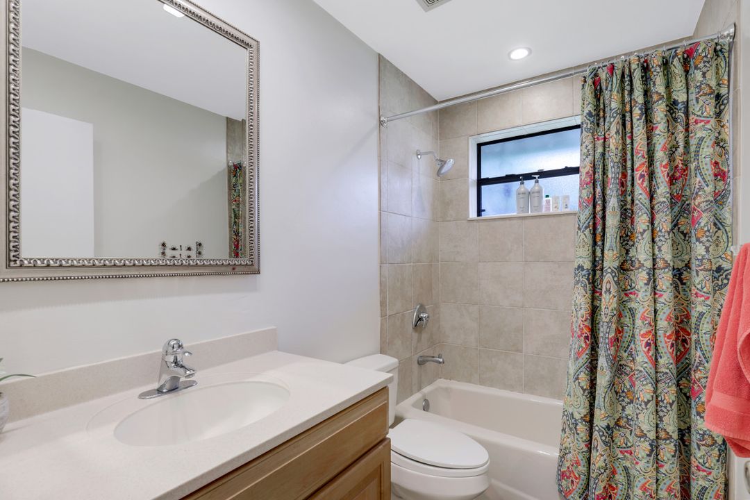 1941 Oakes Blvd, Naples, FL 34119