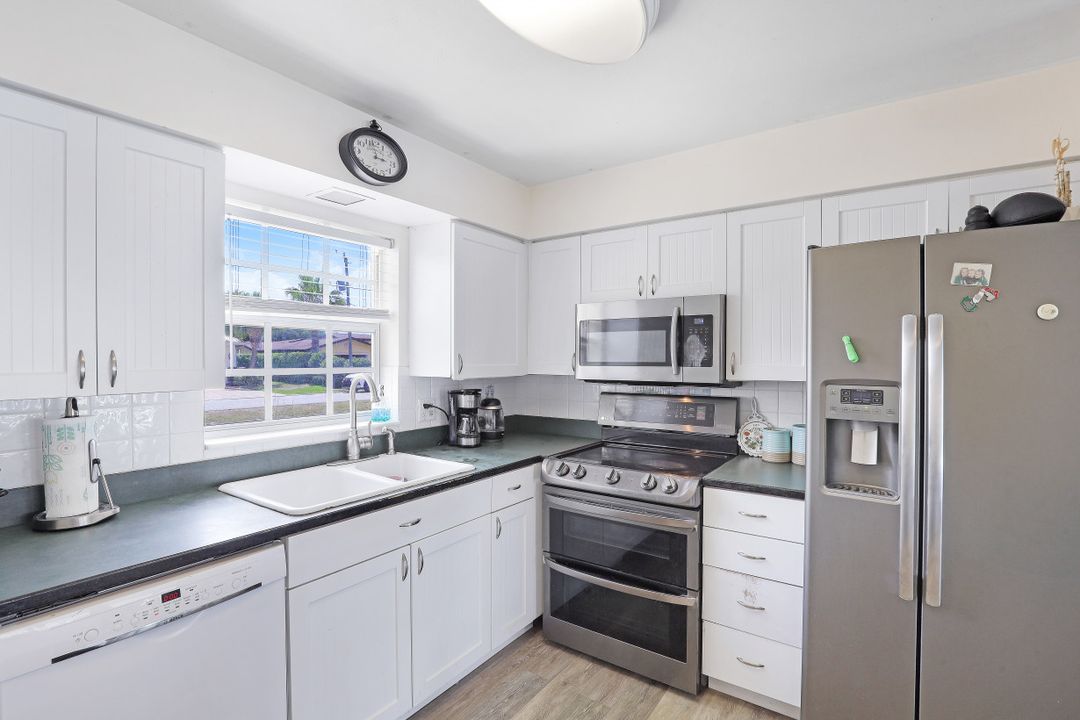 527 Keenan Ave, Fort Myers, FL 33919