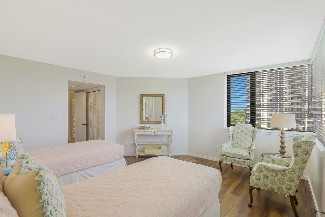 5555 Heron Point Dr #402, Naples, FL 34108