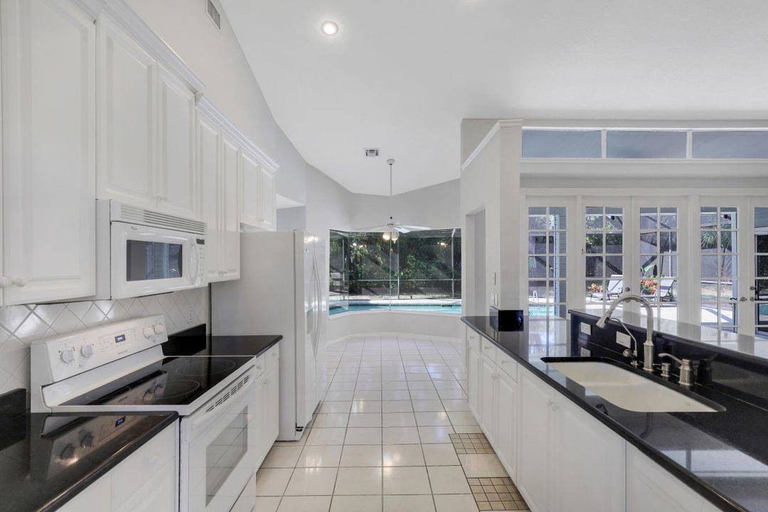 3781 Lakemont Dr, Bonita Springs, FL 34134