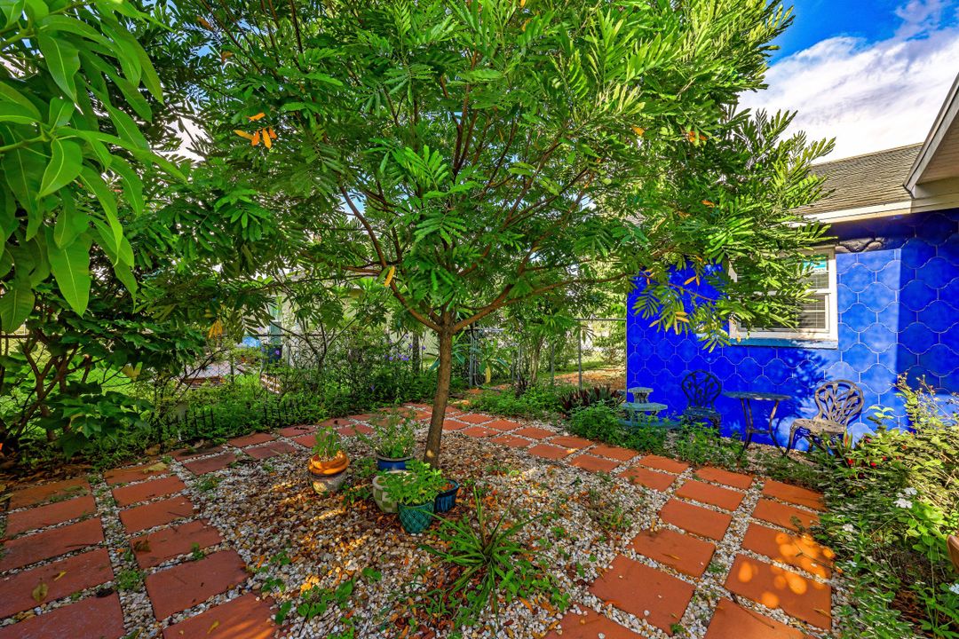 2627 SW 2nd Pl, Cape Coral, FL 33914