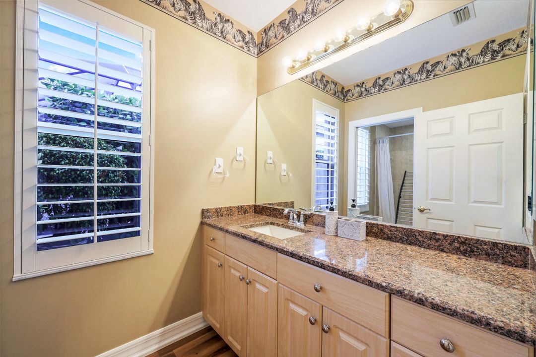 606 Shoreline Dr, Naples, FL 34119