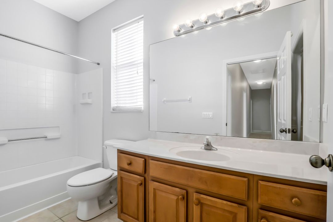 2227 Grove Dr, Naples, FL 34120