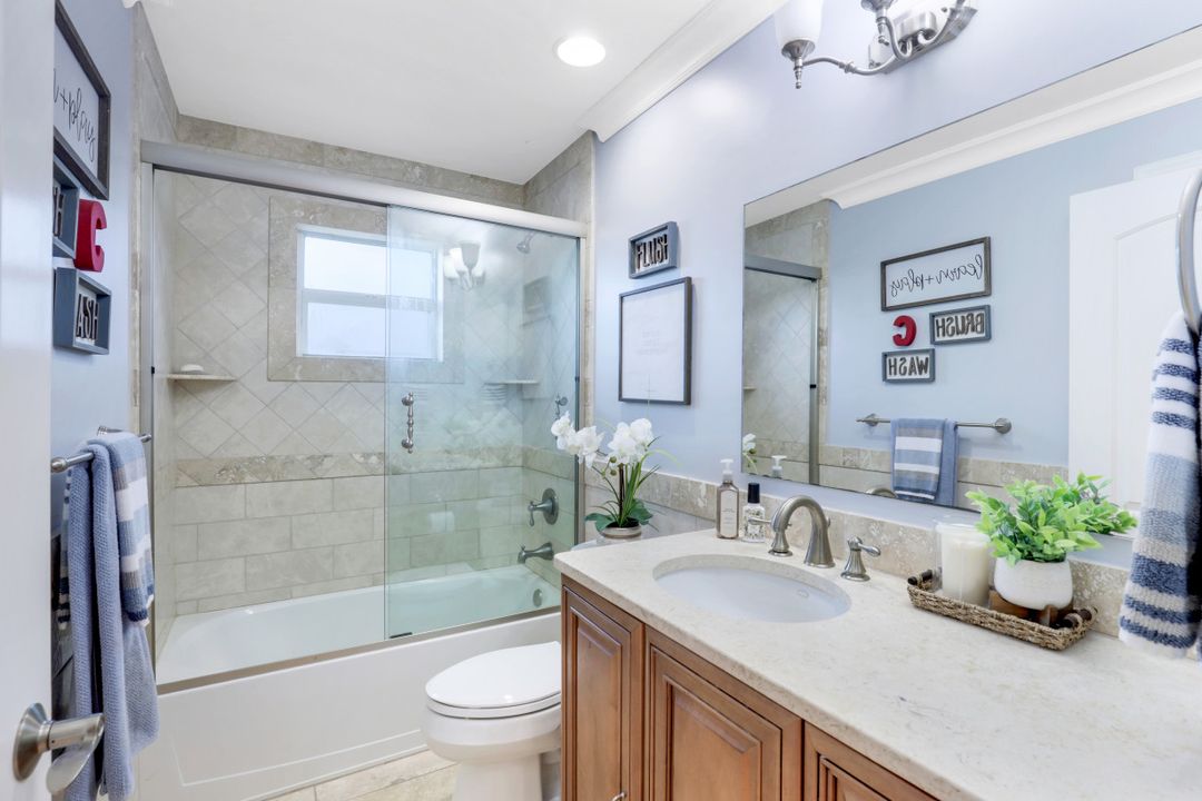 5660 Spanish Oaks Ln, Naples, FL 34119