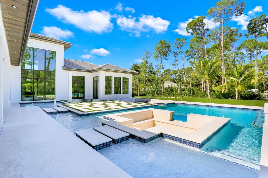 6435 Sable Ridge Ln, Naples, FL 34109