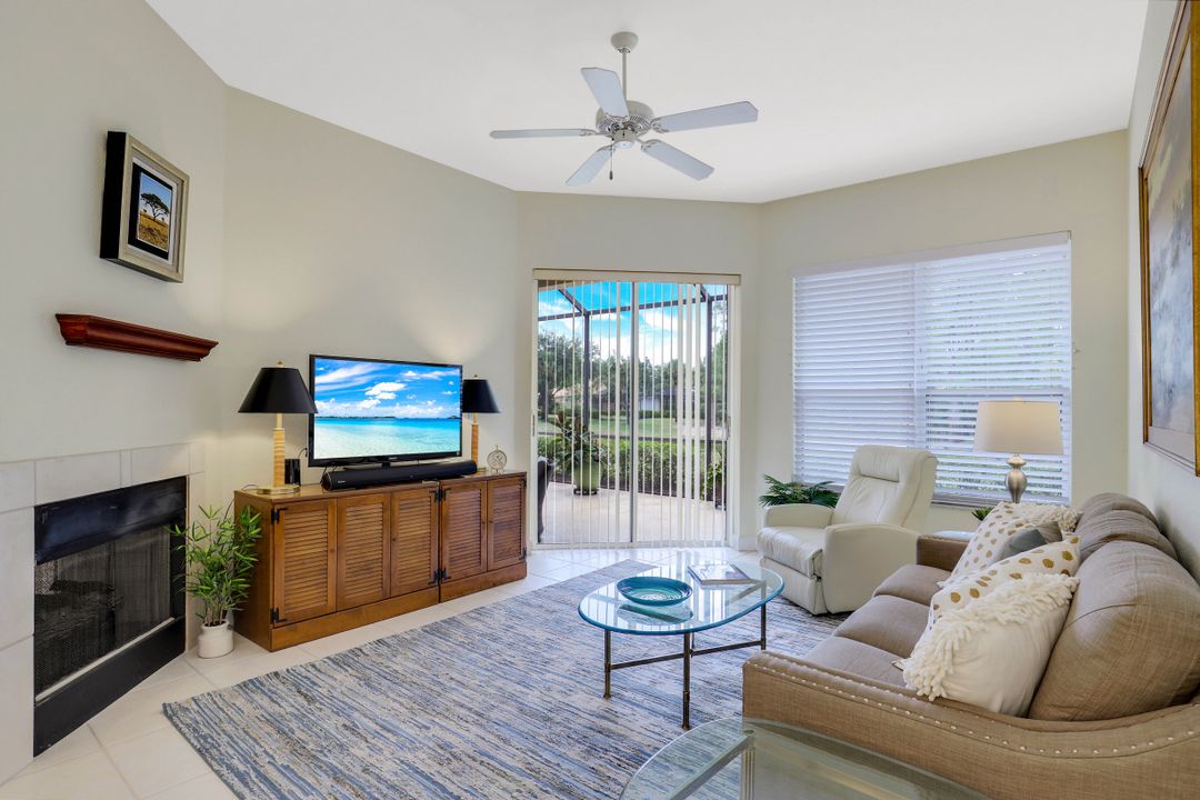 6082 Highwood Park Ct, Naples, FL 34110