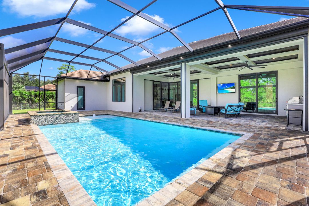 631 25th St SW, Naples, FL 34117