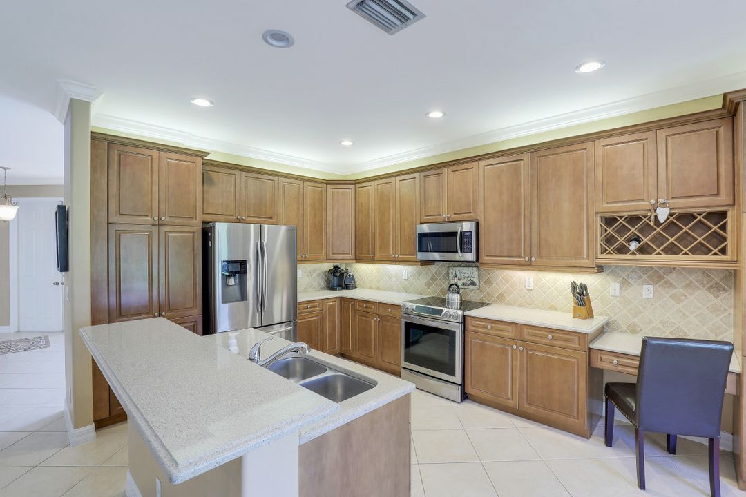 1627 Triangle Palm Terrace, Naples, FL 34119