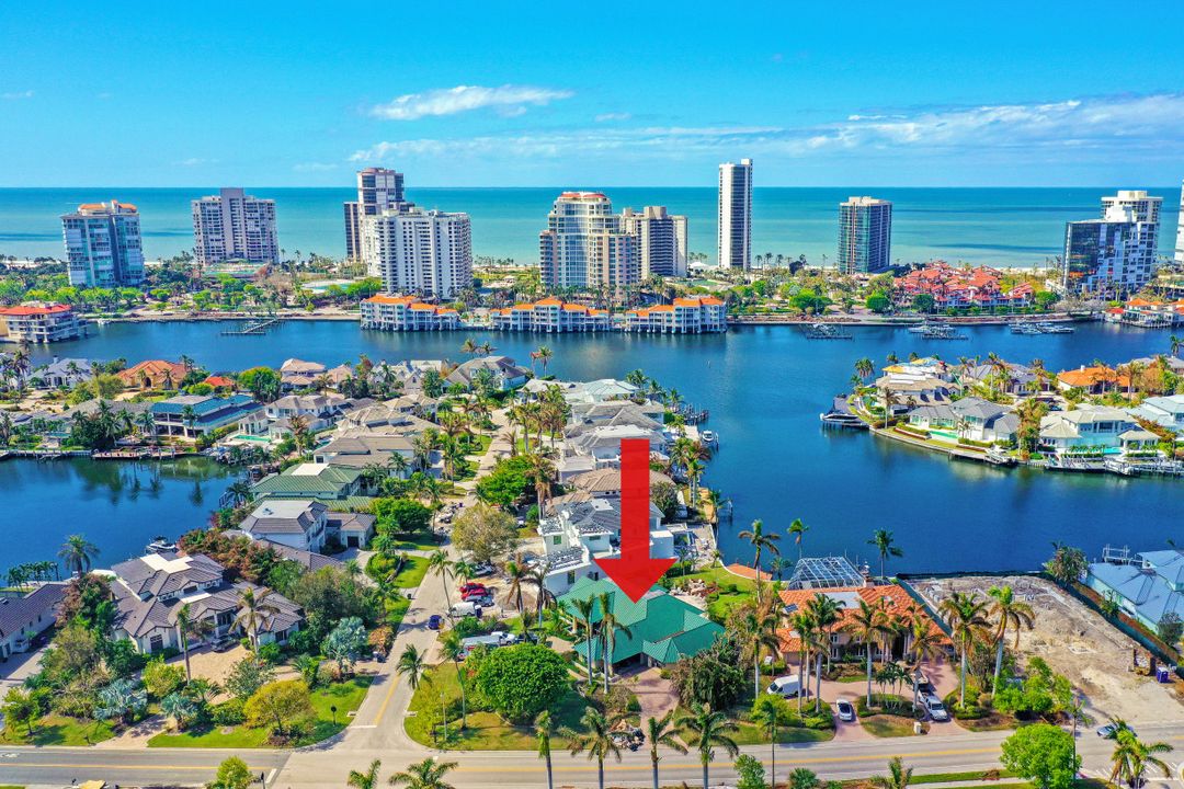 405 Neapolitan Way, Naples, FL 34103