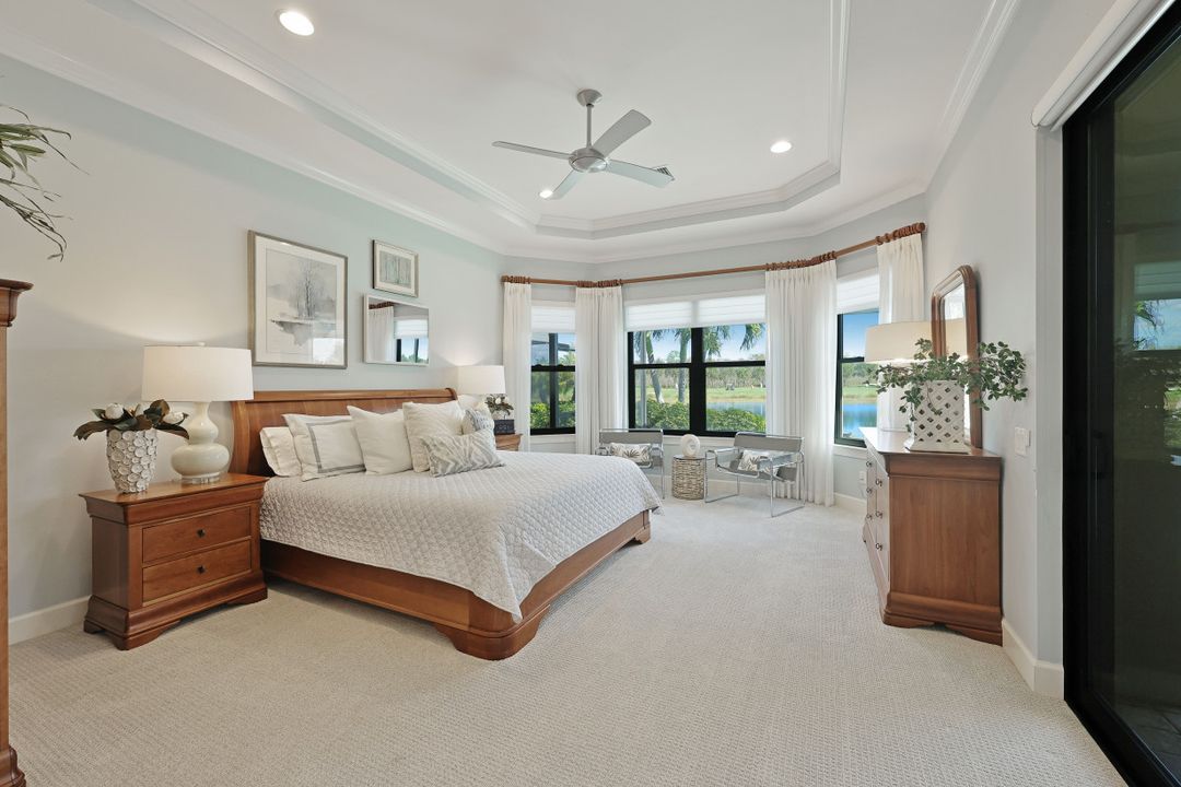 8880 Savona Ct, Naples, FL 34119