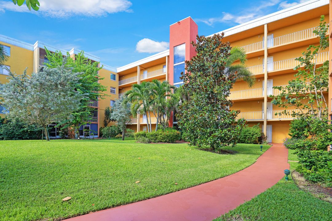 2366 E Mall Dr #205, Fort Myers, FL 33901