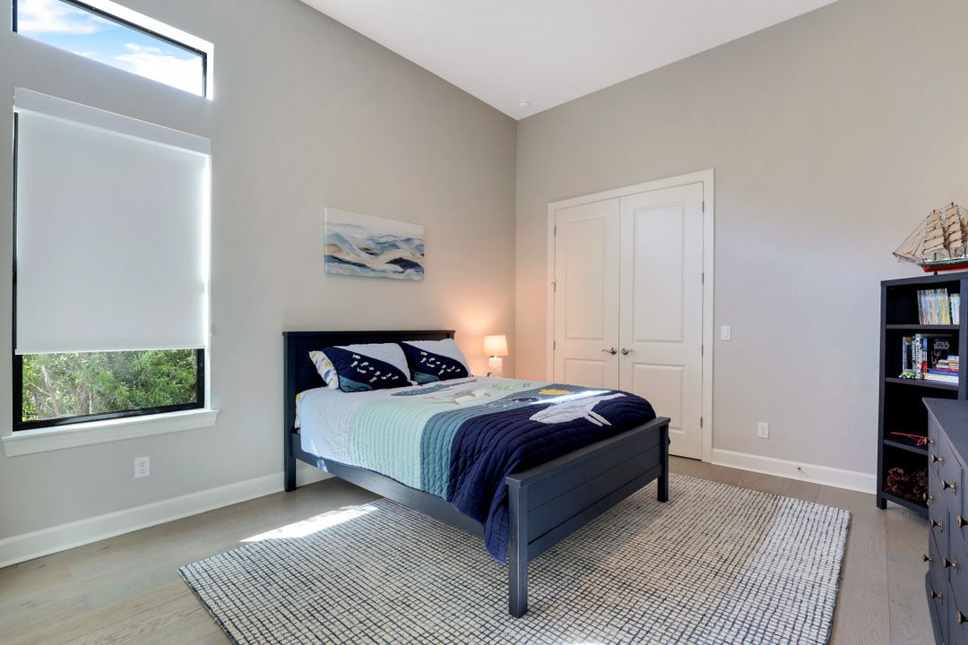 9018 Sorreno Ct, Naples, FL 34119