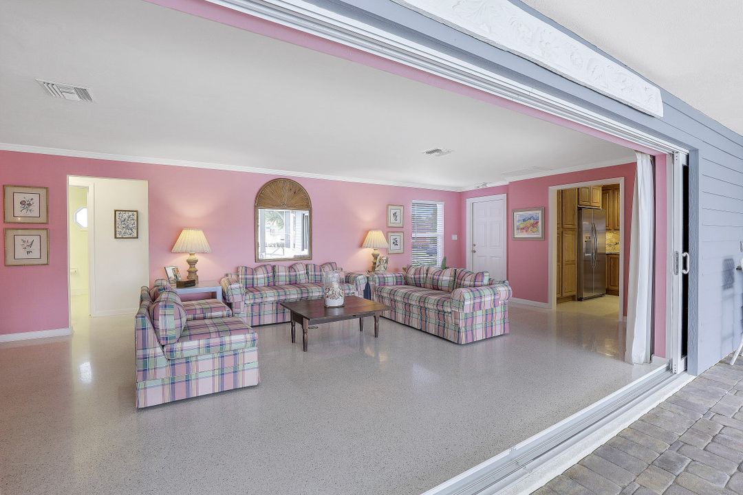 427 Nassau Ct, Marco Island, FL 34145