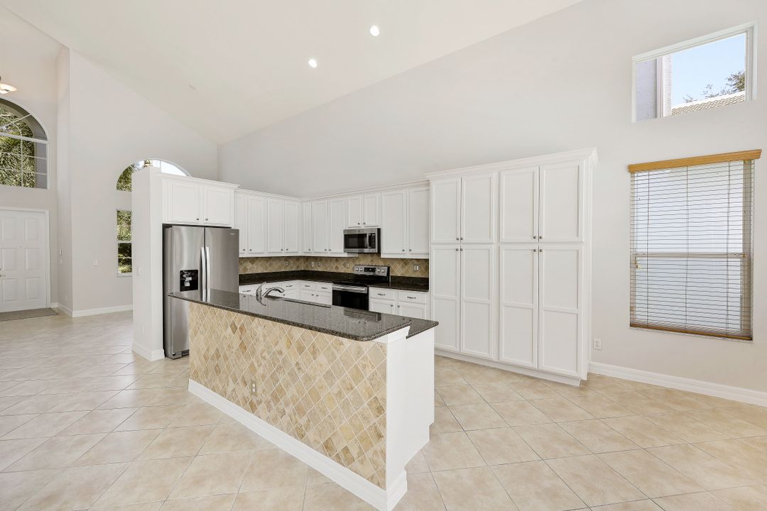 2366 Butterfly Palm Dr, Naples, FL 34119