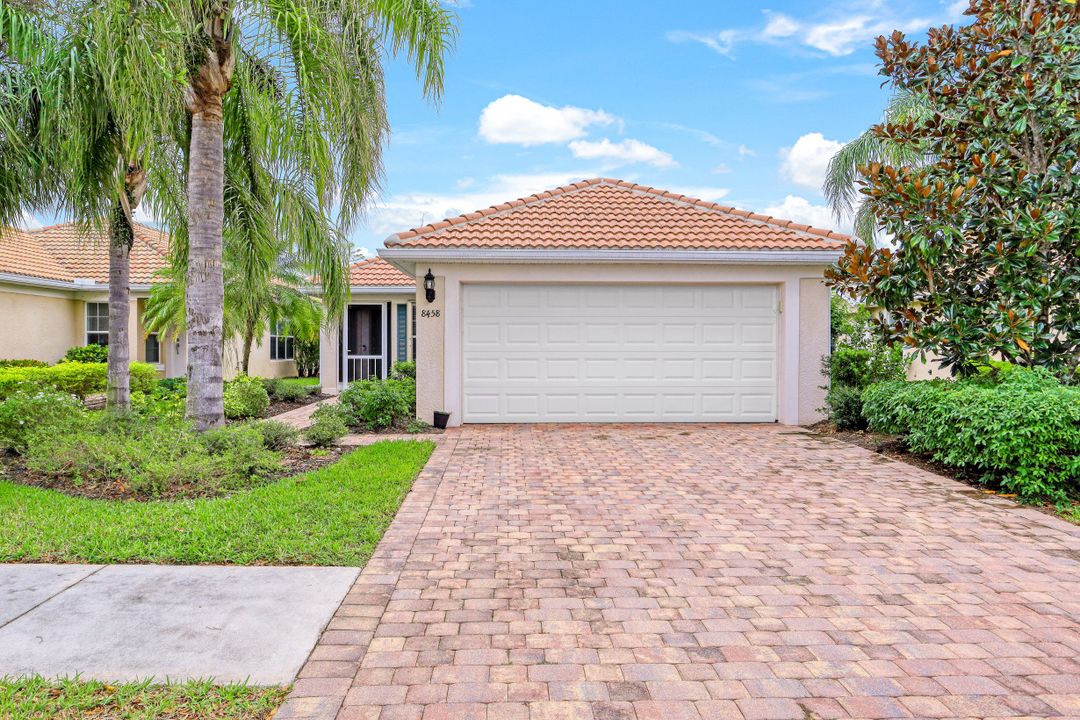 8458 Karina Ct, Naples, FL 34114