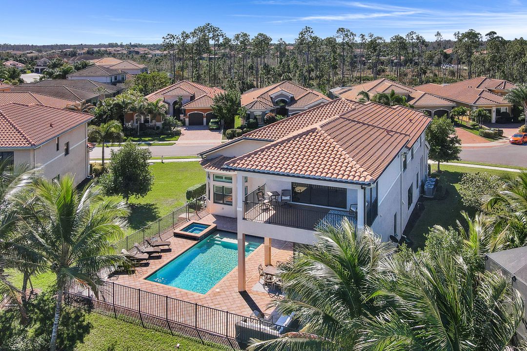 3025 Cinnamon Bay Cir, Naples, FL 34119