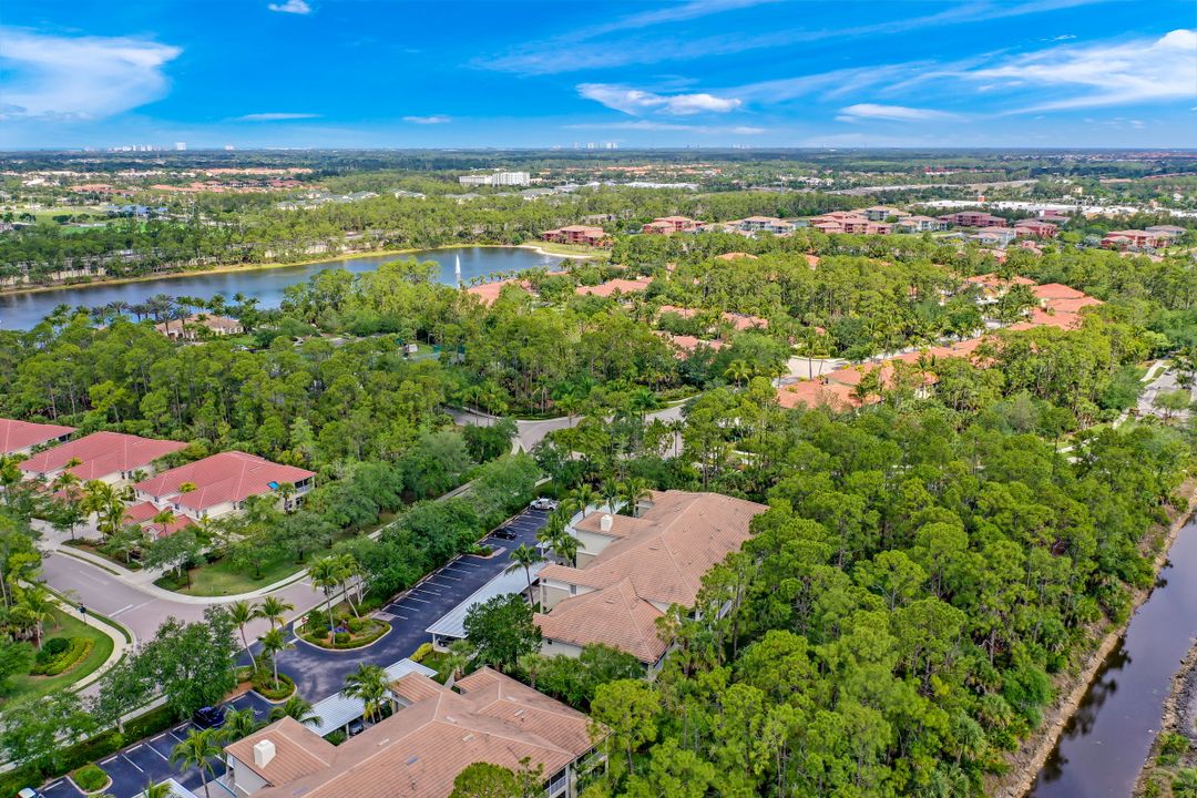 1886 Tarpon Bay Dr S #304, Naples, FL 34119