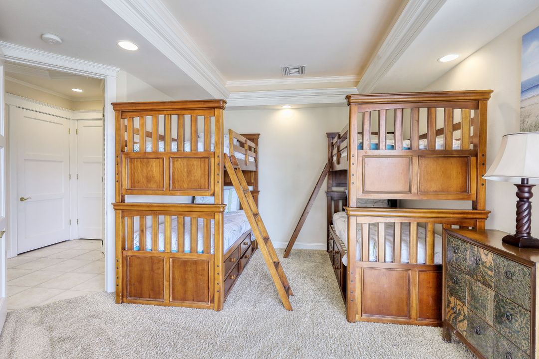 690 Pelican Ct, Marco Island, FL 34145