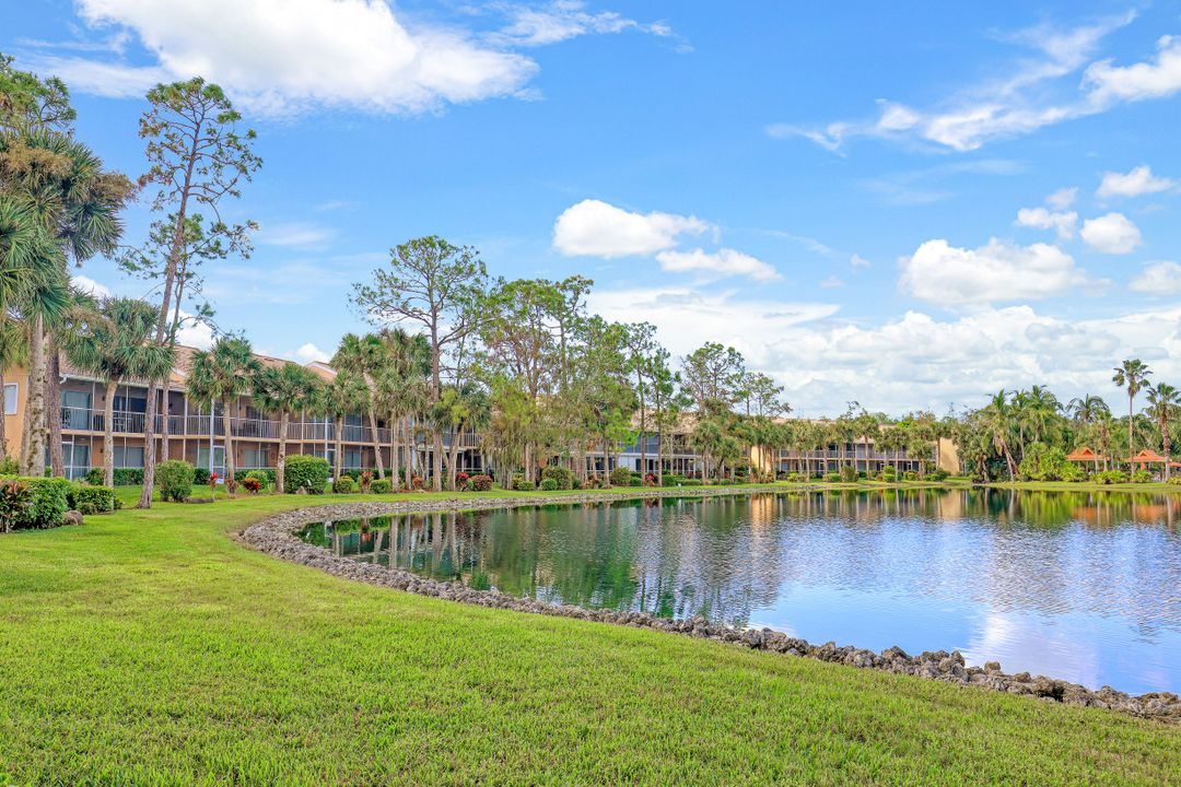 2348 Hidden Lake Dr #702, Naples, FL 34112
