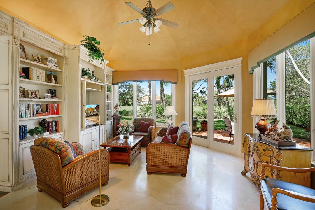 185 Cheshire Way, Naples, FL 34110